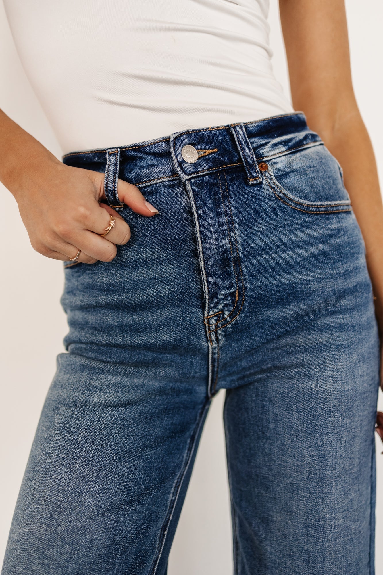 Kirby High Rise Wide Leg Jeans | Medium Wash - Jamouz