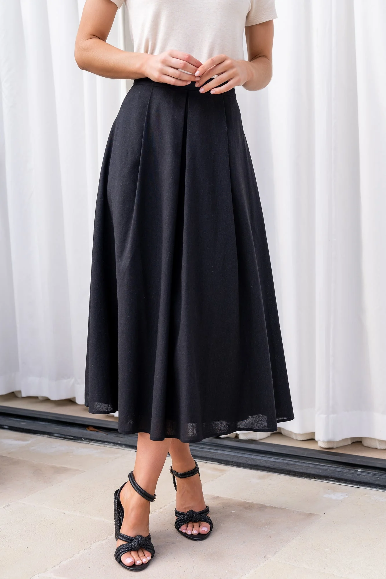 Katie Pleated Midi Skirt | Black - Jamouz