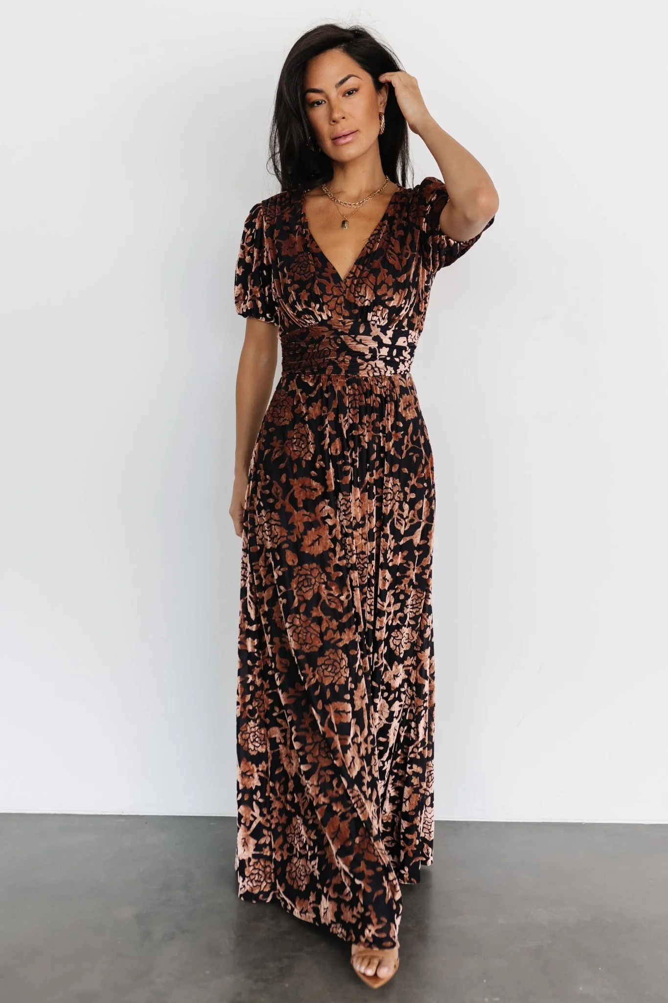 Leslie Velvet Maxi Dress | Black + Bronze - Jamouz