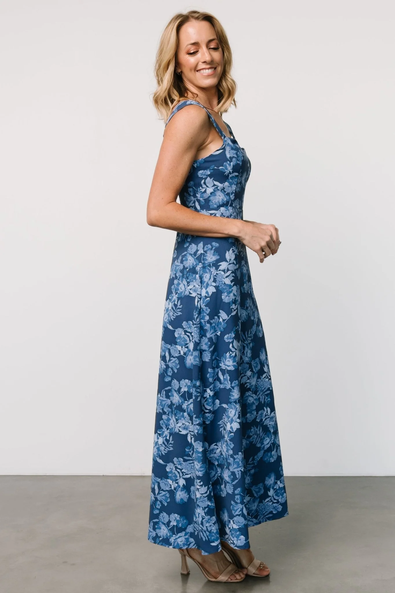 Mandy Maxi Dress | Blue Floral - Jamouz