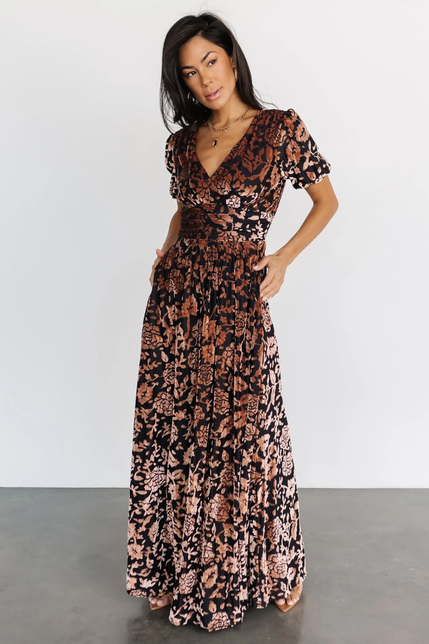 Leslie Velvet Maxi Dress | Black + Bronze - Jamouz
