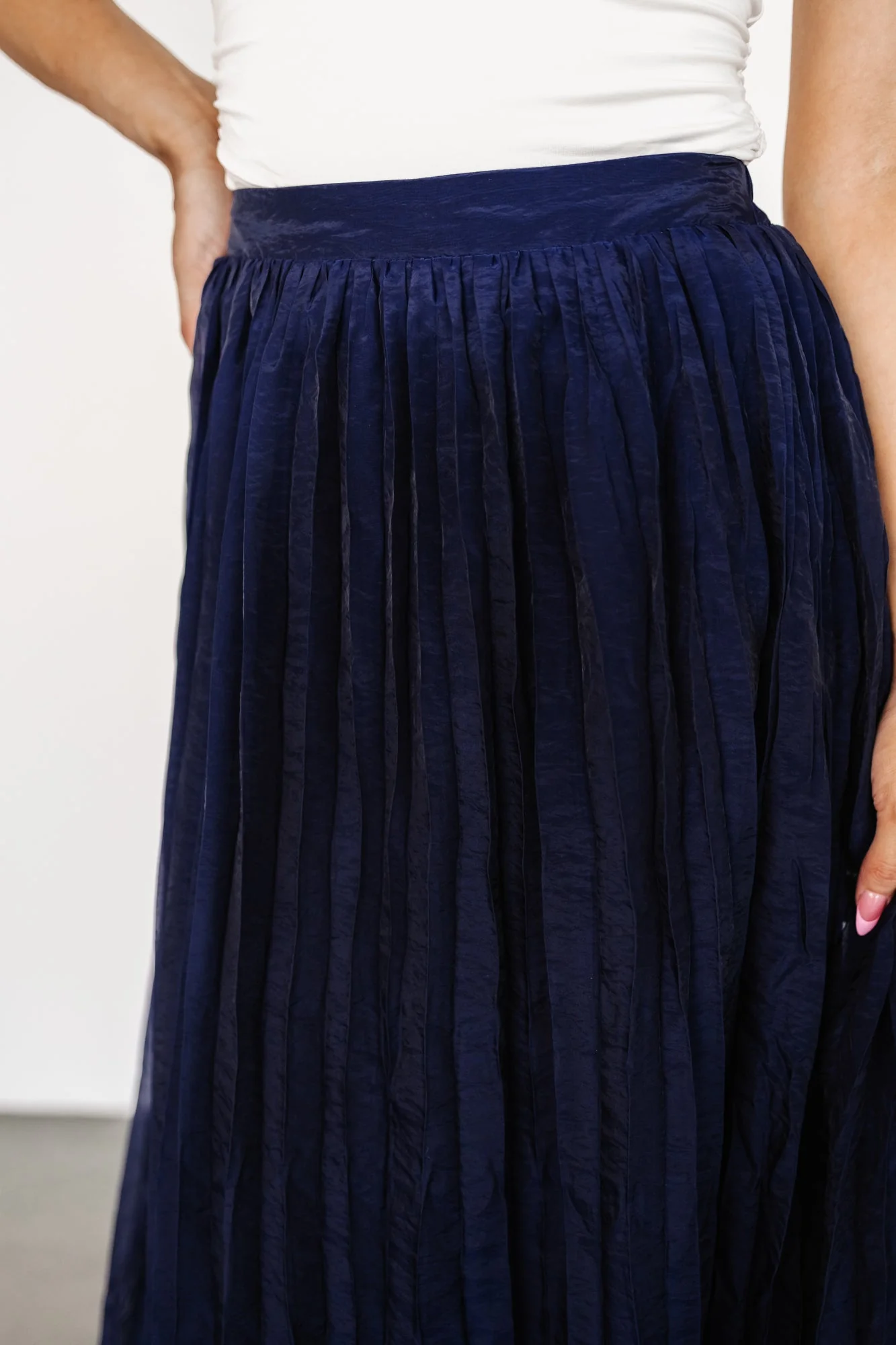 Cyra Midi Skirt | Navy - Jamouz