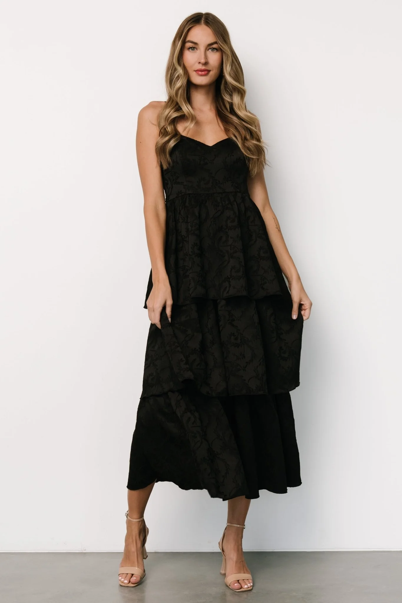 Violetta Embossed Tiered Dress | Black - Jamouz