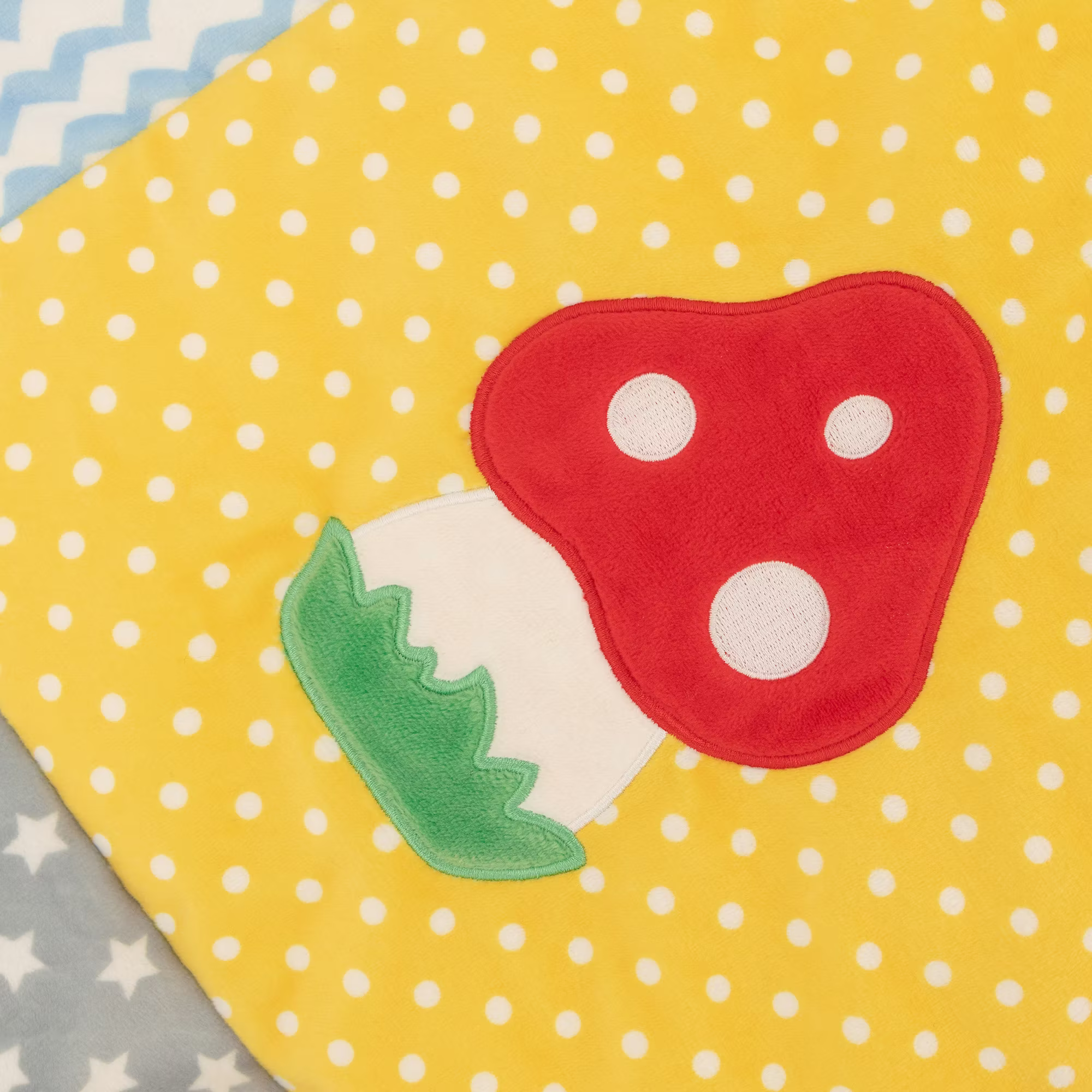 Krabbeldecke mit Spielelementen BabyGlück - Jamouz