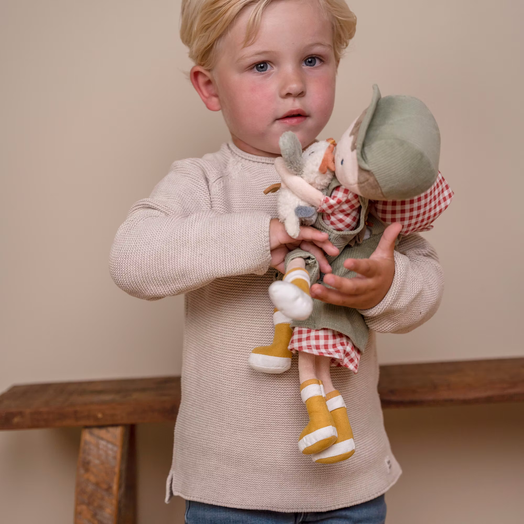 Kuschelpuppe Bauer Jim mit Huhn - Jamouz
