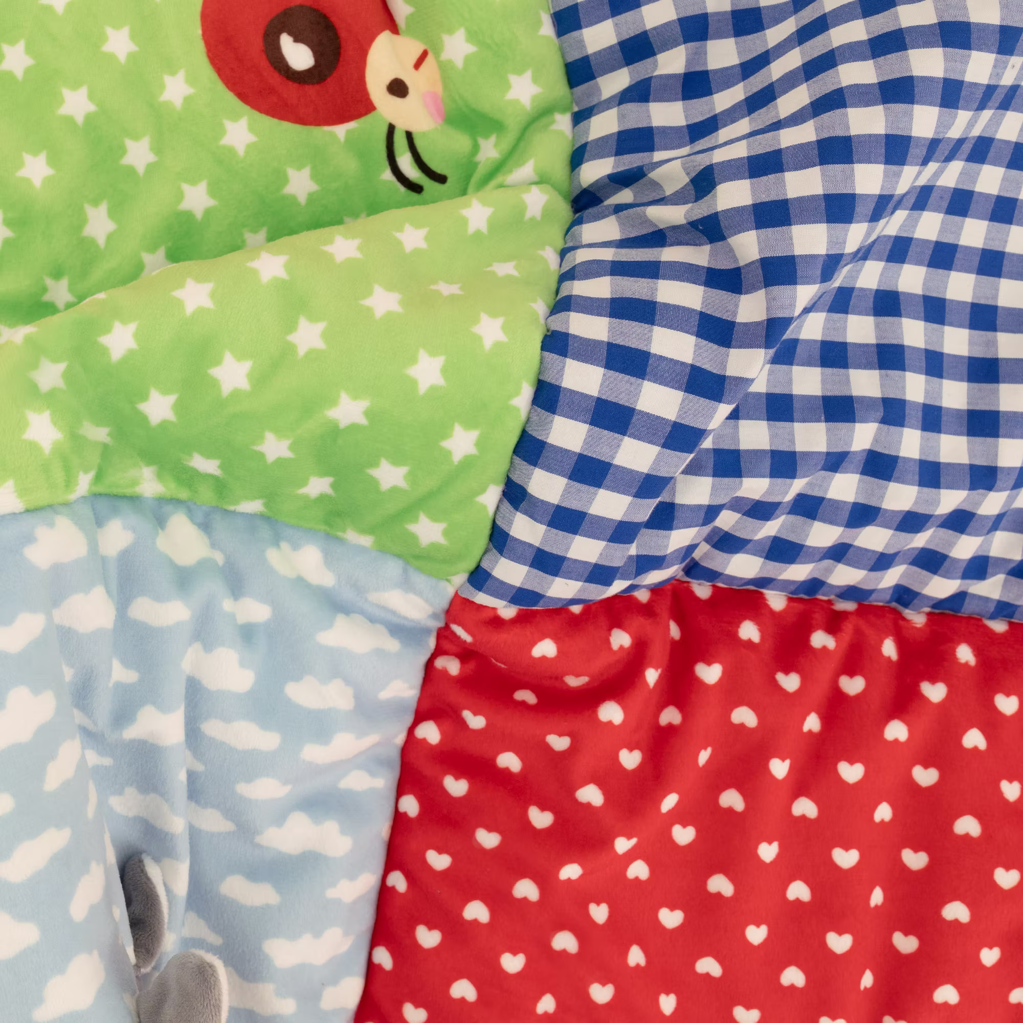Krabbeldecke mit Spielelementen BabyGlück - Jamouz