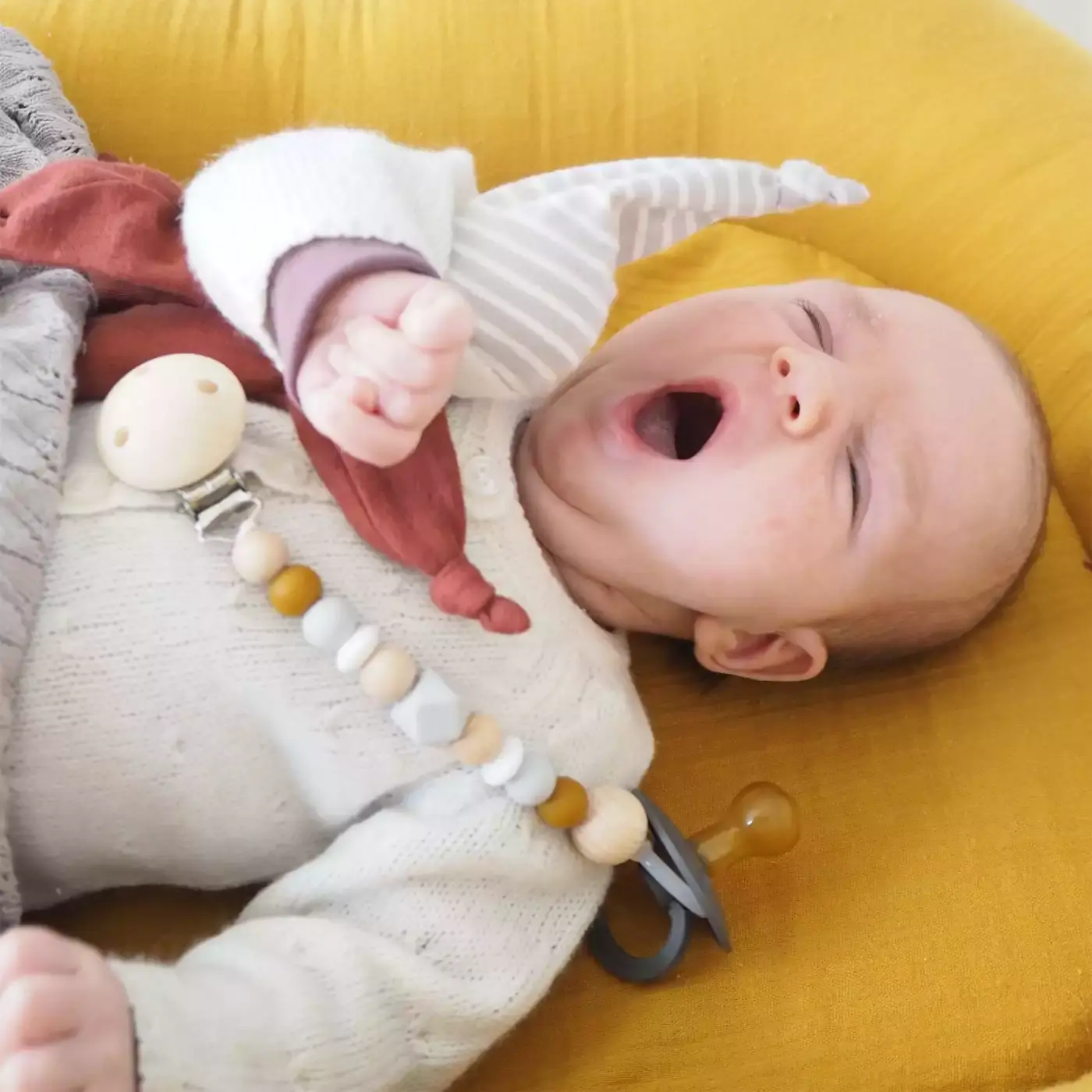 Schnullerkette Grau/ Weiß - Jamouz