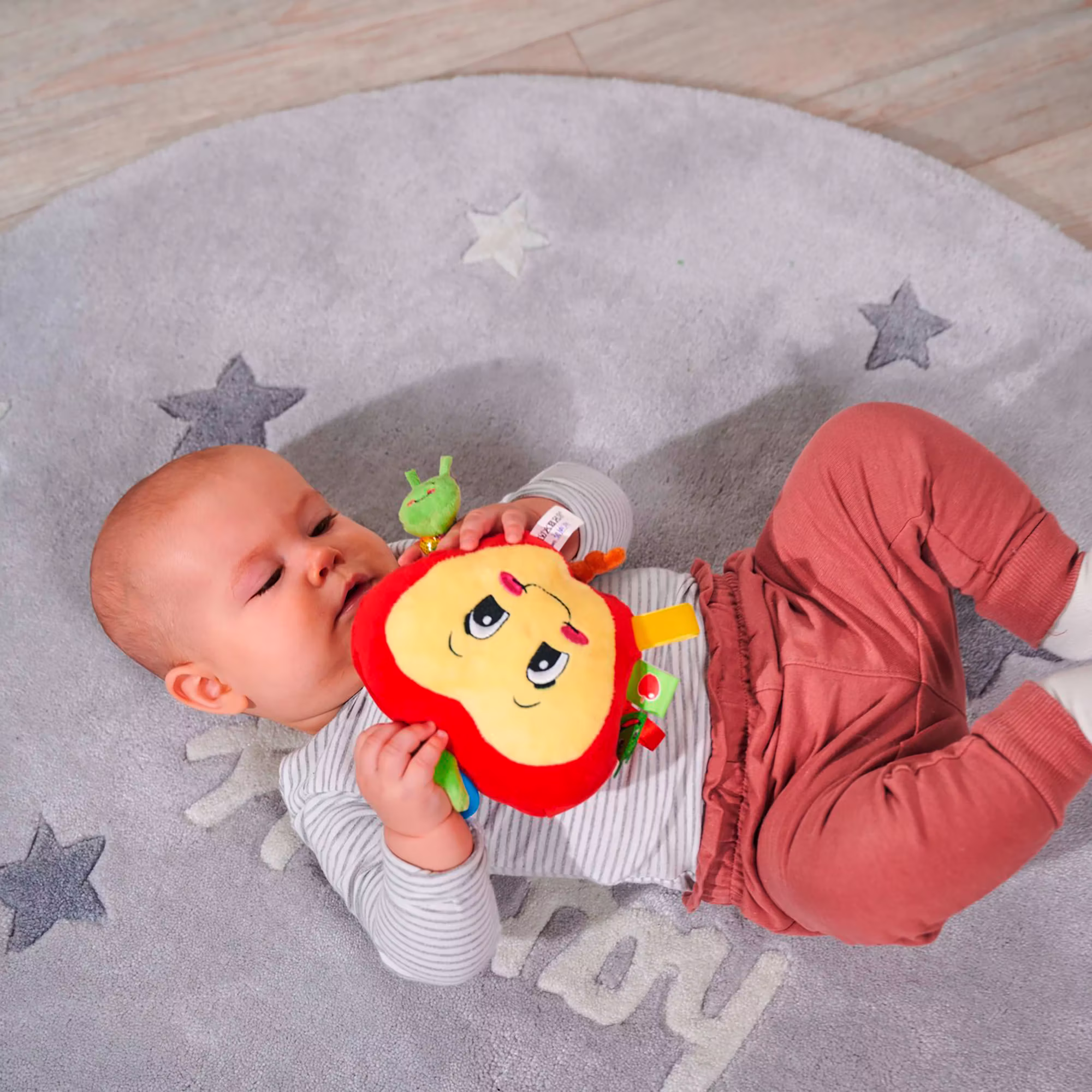 ABC Activity Apfel mit Raupe - Jamouz