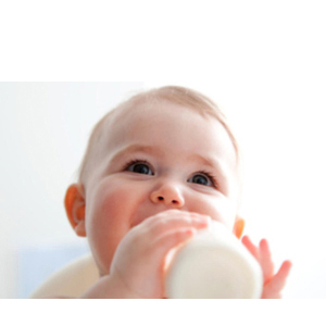 Make feeding a breeze for your baby with the Easy-grip Bottle Trainer Handles
