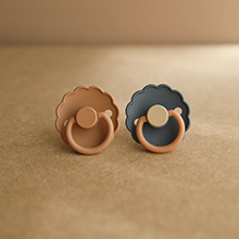 Frigg Daisy Pacifiers