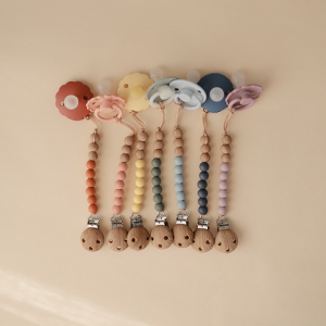 mushie silicone Eva pacifier clip