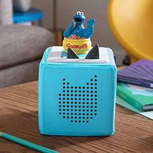 Pop a Tonie on top of the Toniebox