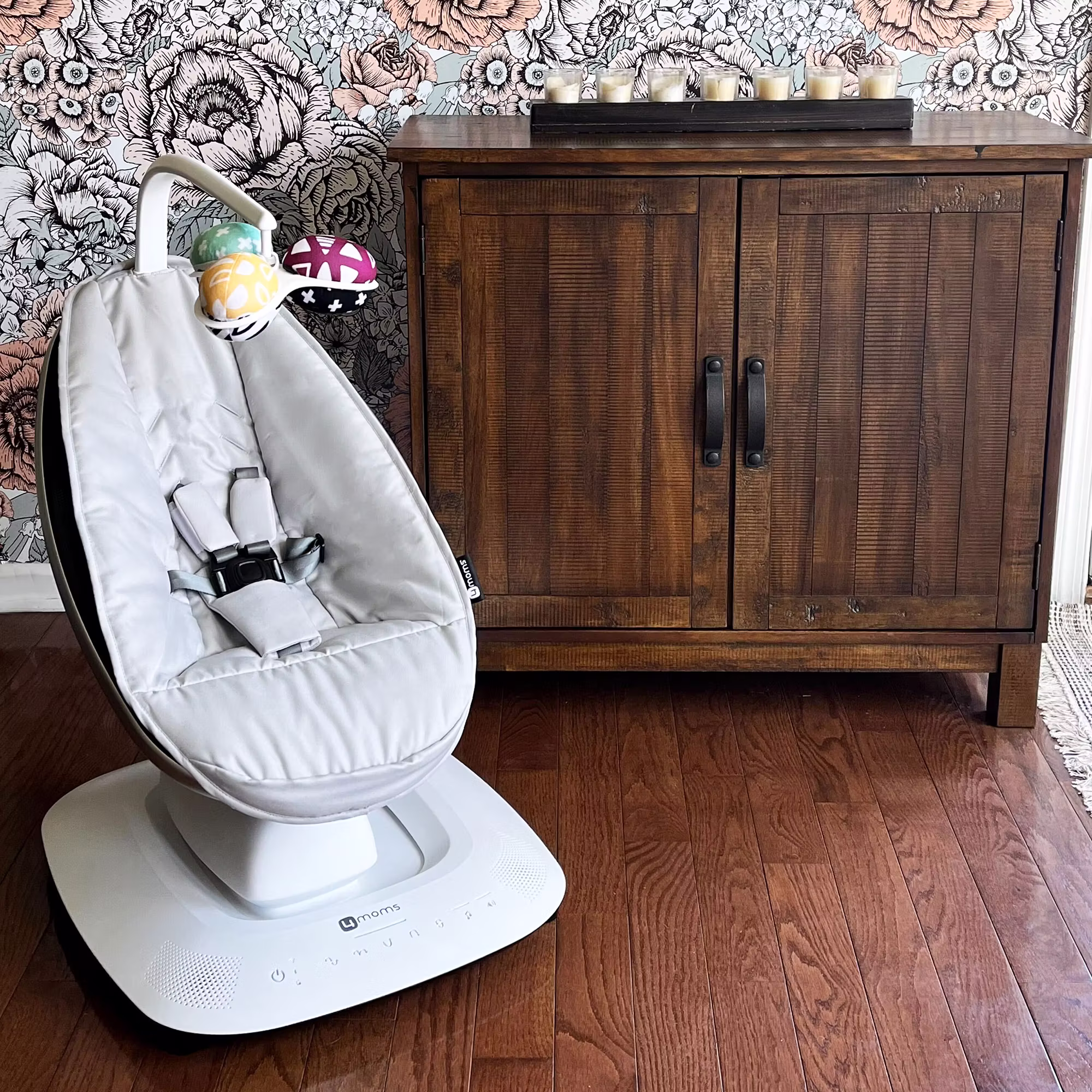 mamaRoo® 5 Classic Black - Jamouz