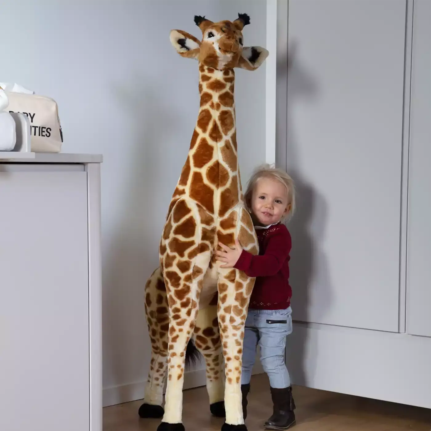 Stehende Giraffe - Jamouz